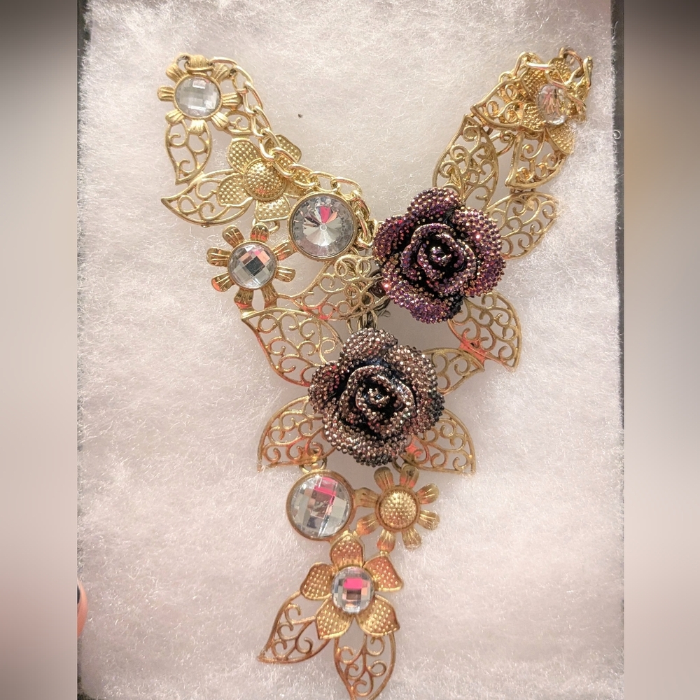 Elegant Gold and Purple Floral Necklace